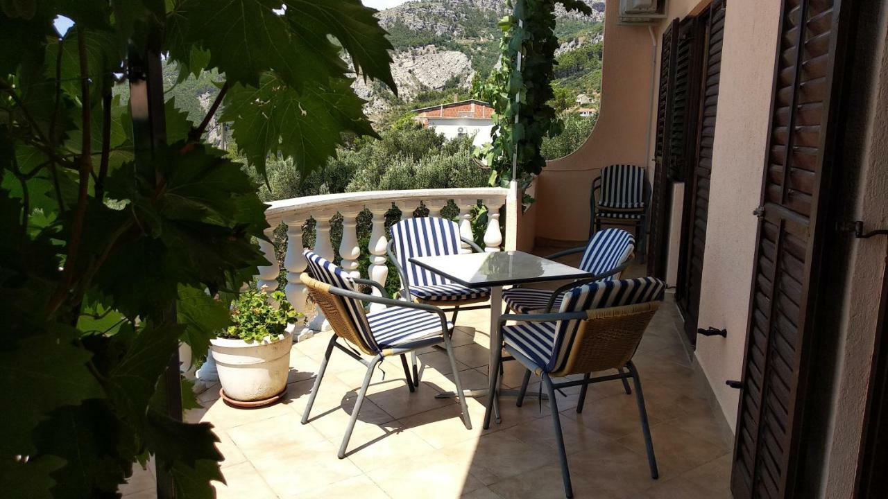Apartment Ivo Veliko Brdo Makarska Esterno foto